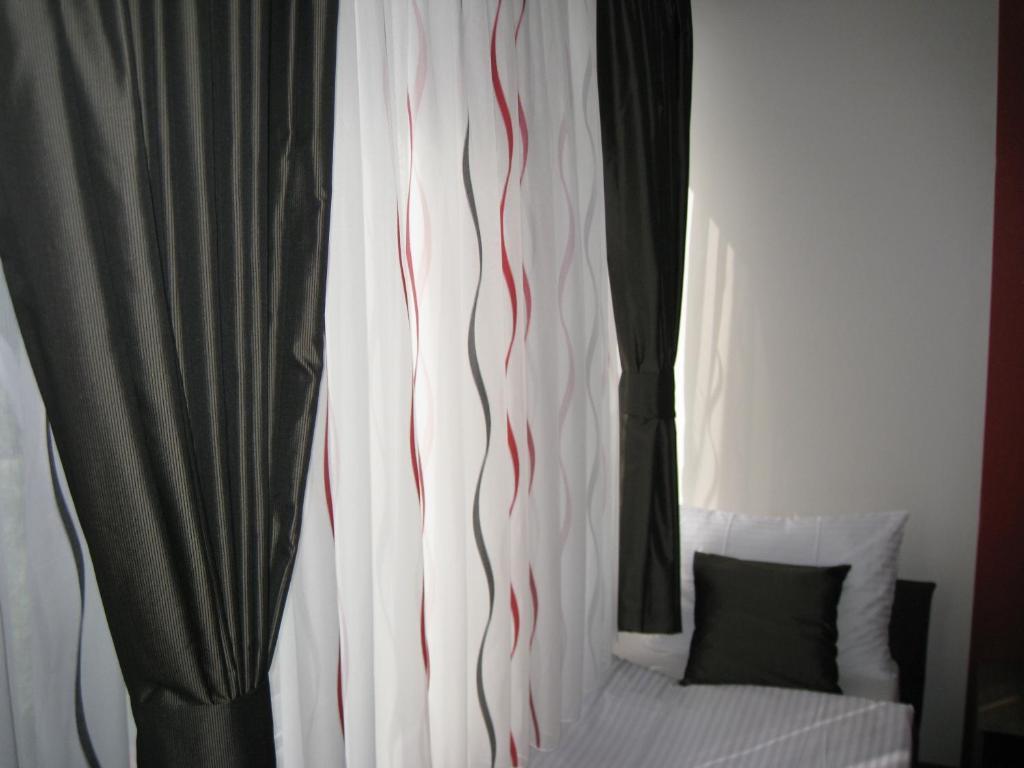 Domus Aparthotel Skopje Rum bild